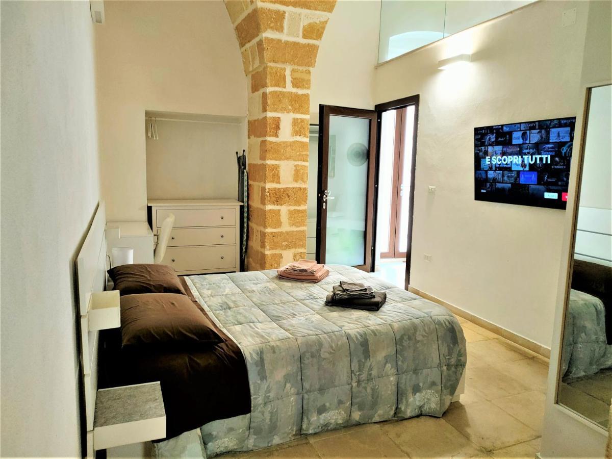 Casa Mima: Locazione Turistica Nel Centro Storico Apartment Brindisi Exterior foto